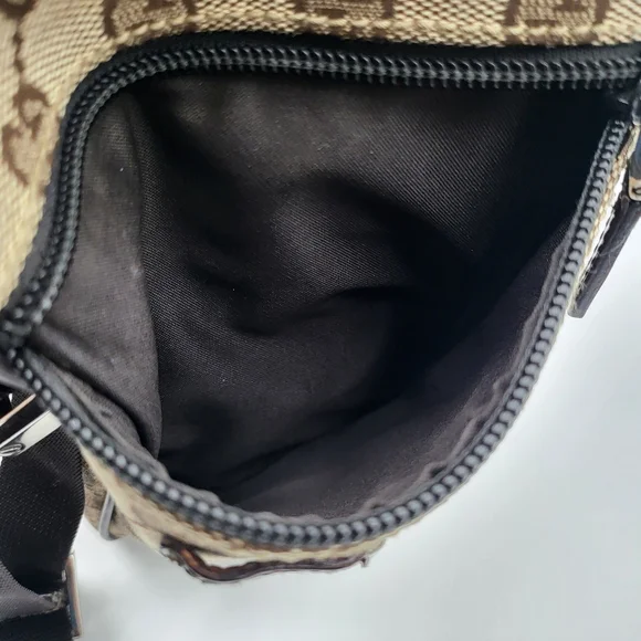 GUCCI GG Supreme Canvas Shoulder Bag..Authentic w/COA.. - Picture 6 of 16